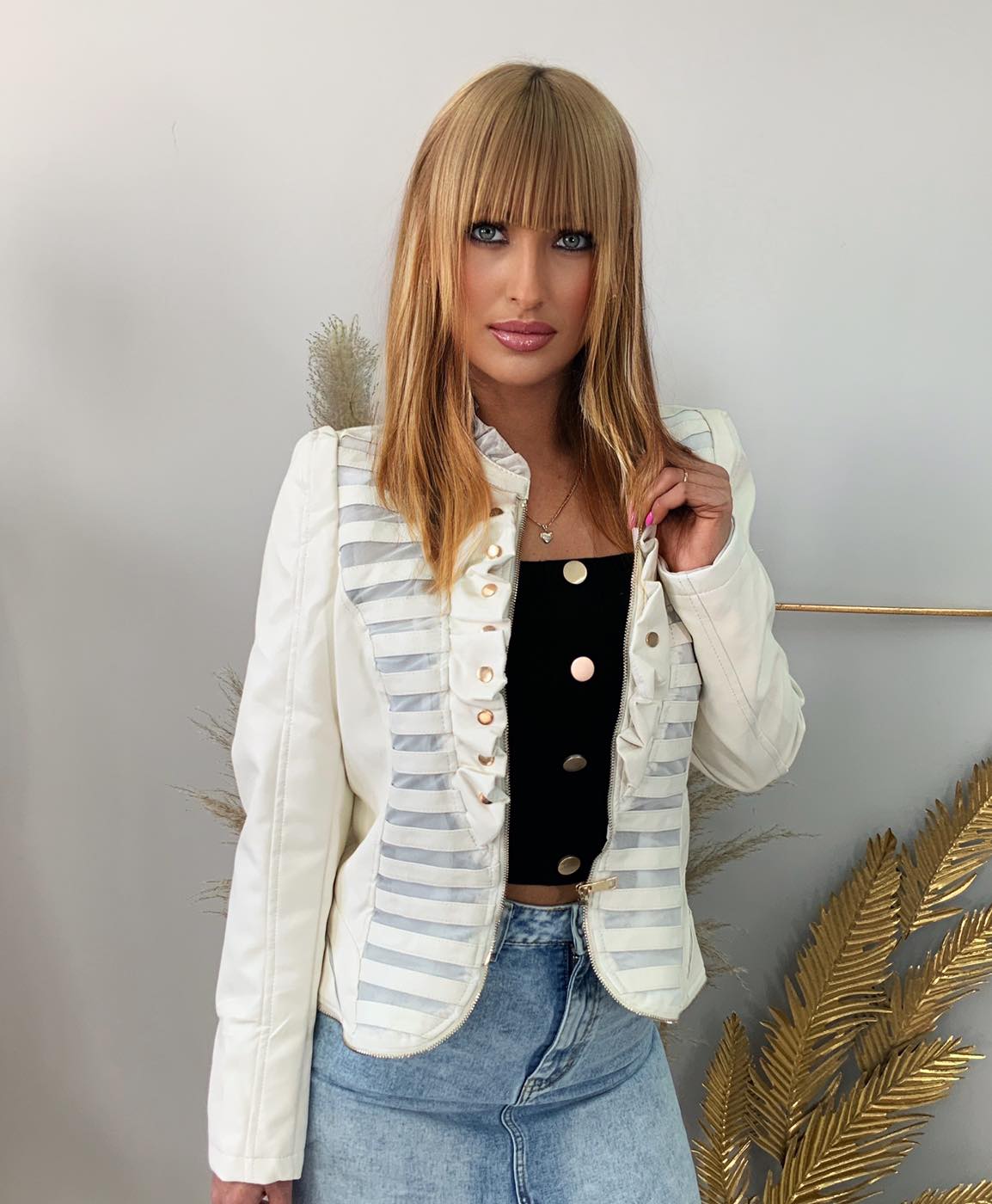 KA053 Fehér szegecselt bőrdzseki