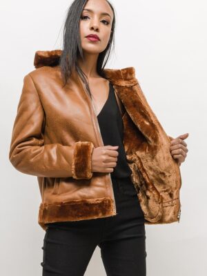 KA017 Camel kapucnis dzseki